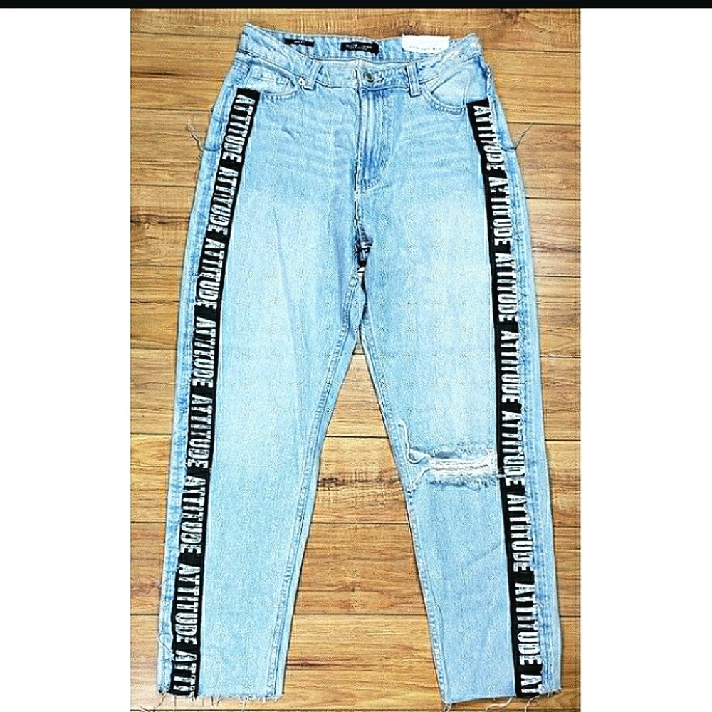 Bershka Cropped Jeans Distressed NWT Attitude Size…